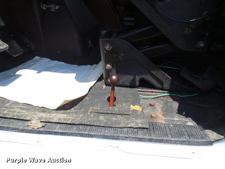 image for item DD8645 1988 International F1954 grain truck