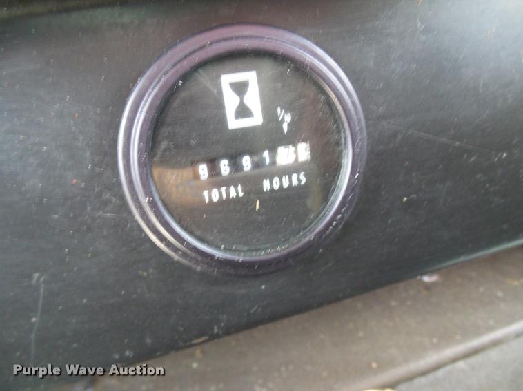 image for item DD8645 1988 International F1954 grain truck