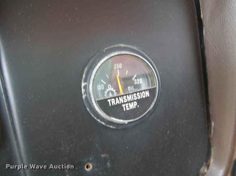 image for item DD8645 1988 International F1954 grain truck