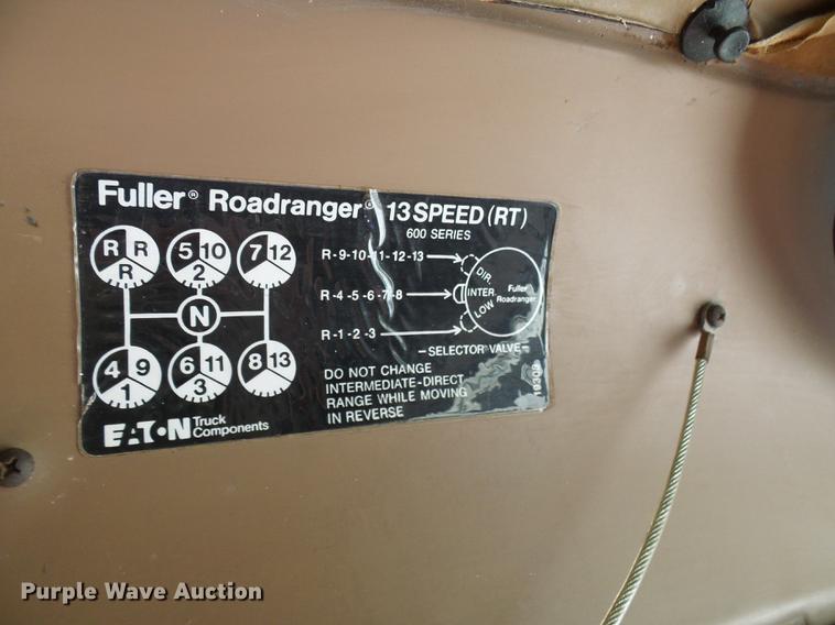 image for item DD8645 1988 International F1954 grain truck