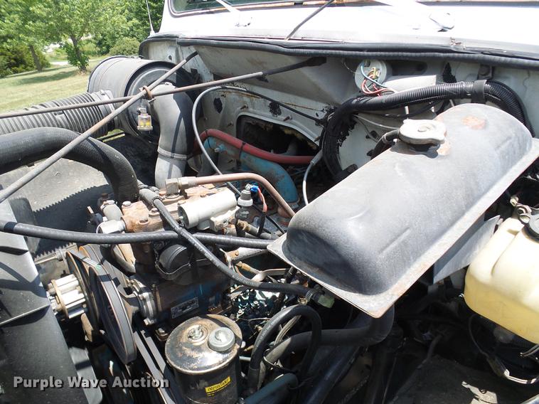 image for item DD8645 1988 International F1954 grain truck