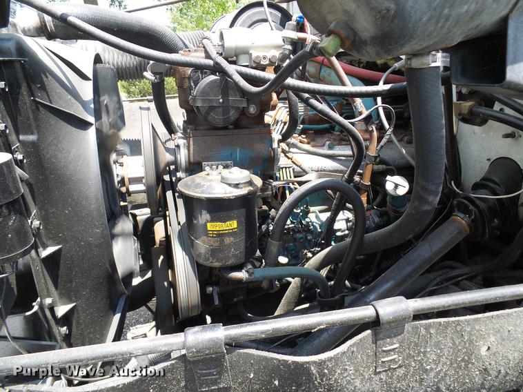 image for item DD8645 1988 International F1954 grain truck