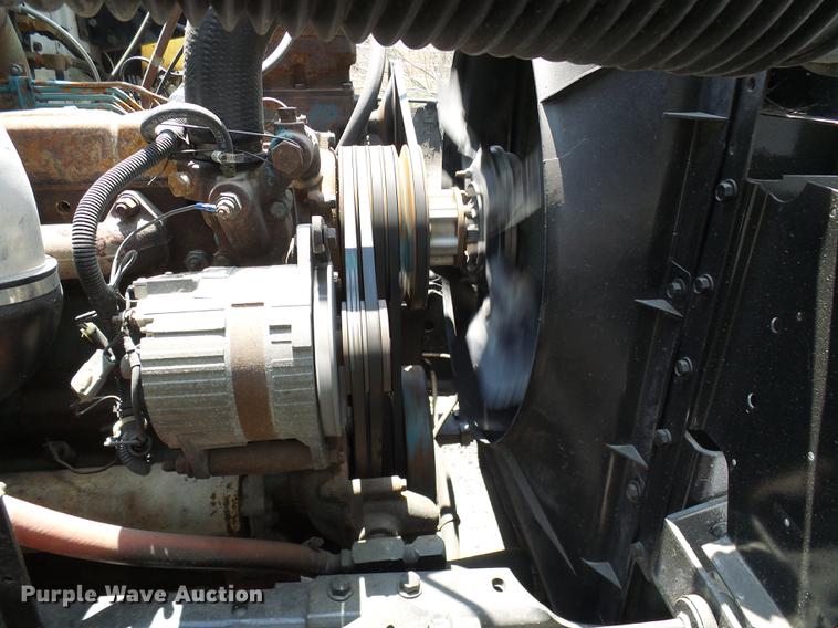 image for item DD8645 1988 International F1954 grain truck