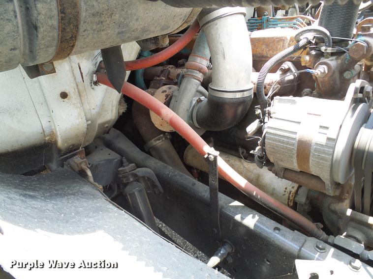 image for item DD8645 1988 International F1954 grain truck