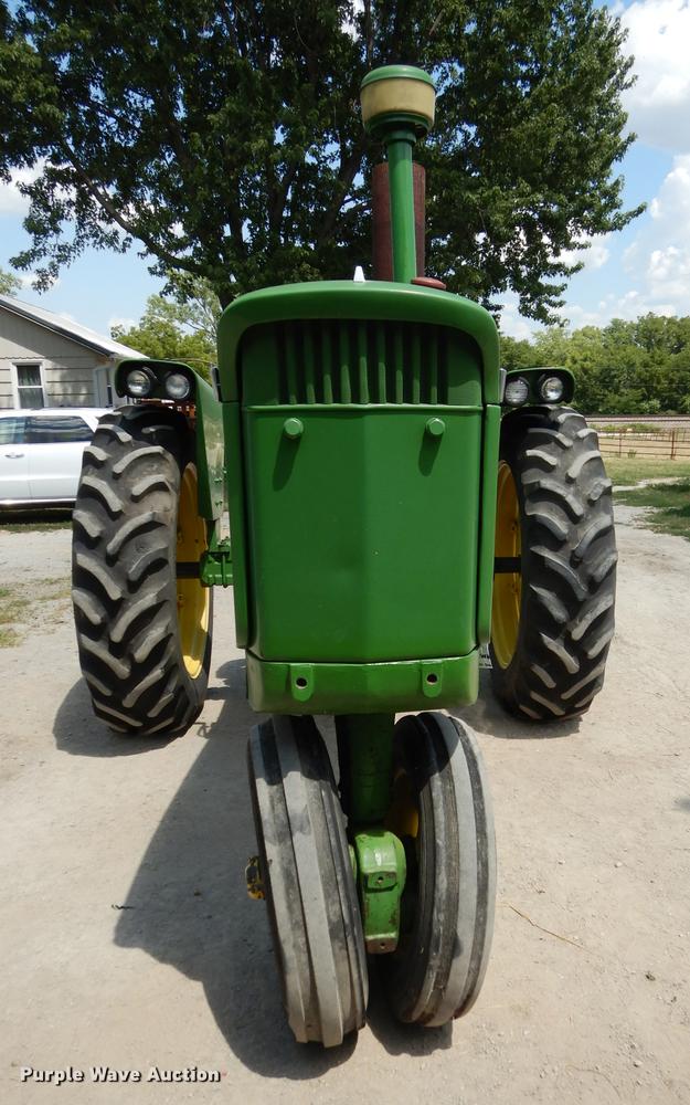 image for item DE1828 1961 John Deere 3010 tractor
