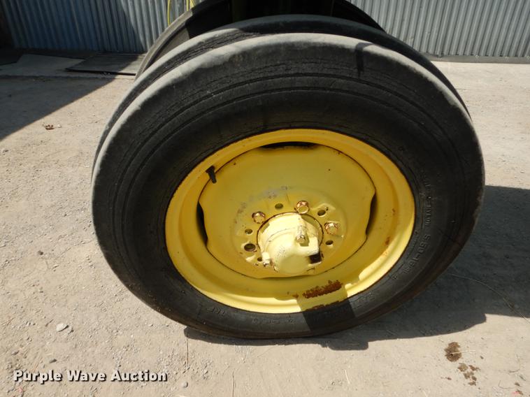 image for item DE1828 1961 John Deere 3010 tractor