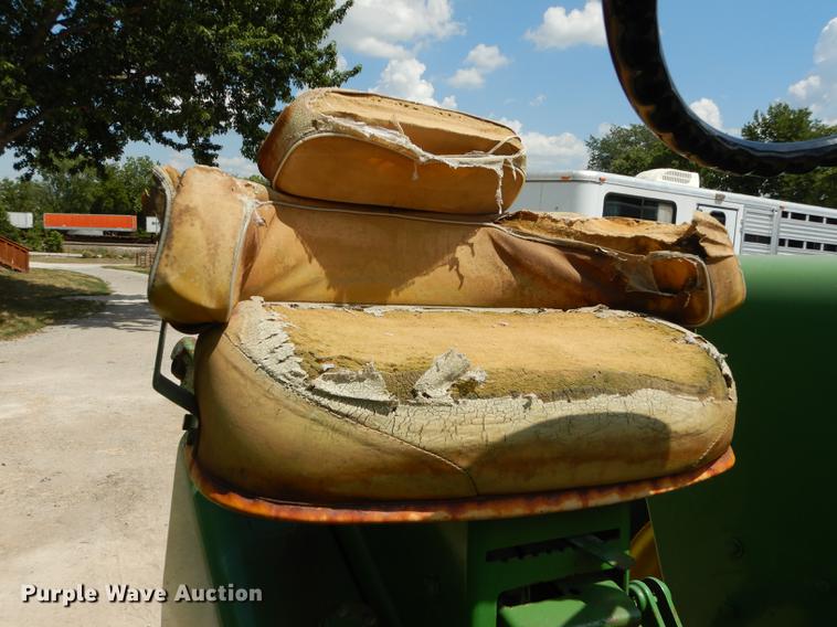 image for item DE1828 1961 John Deere 3010 tractor