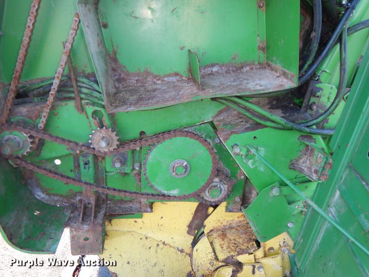 image for item DE1851 1991 John Deere 535 round baler