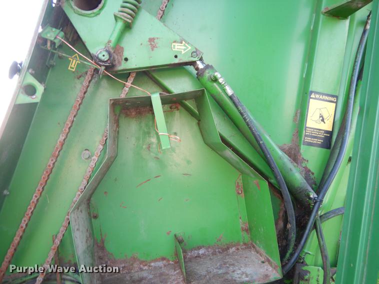 image for item DE1851 1991 John Deere 535 round baler