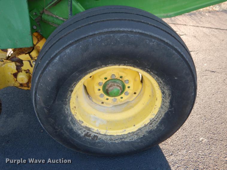 image for item DE1851 1991 John Deere 535 round baler