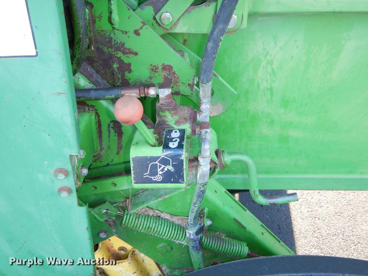 image for item DE1851 1991 John Deere 535 round baler