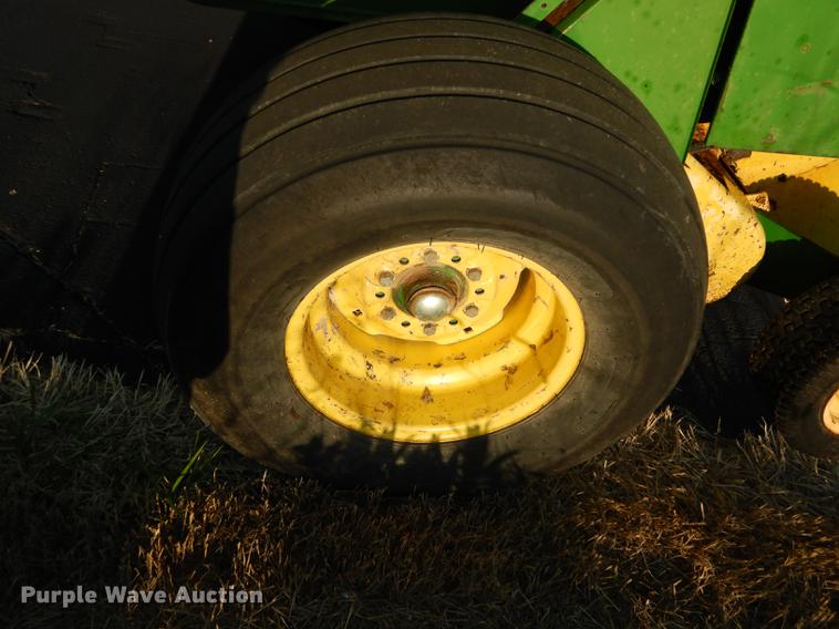 image for item DE1851 1991 John Deere 535 round baler