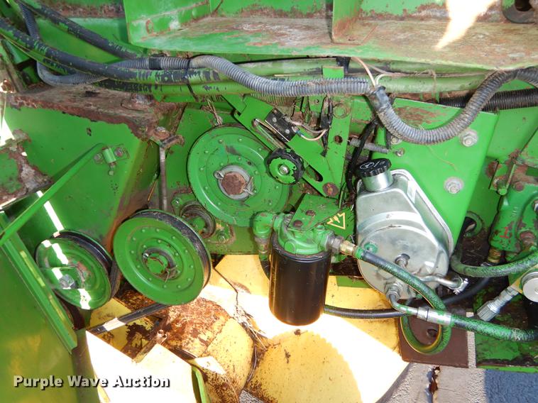 image for item DE1851 1991 John Deere 535 round baler