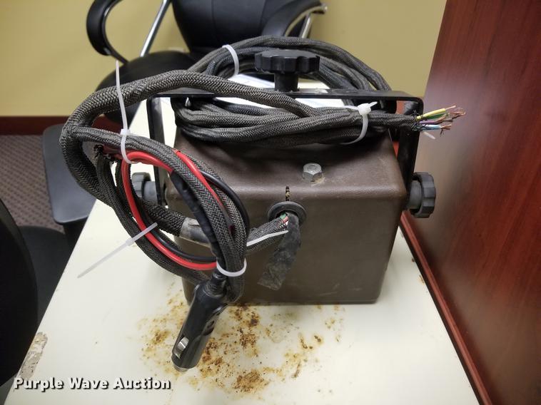 image for item DE1851 1991 John Deere 535 round baler