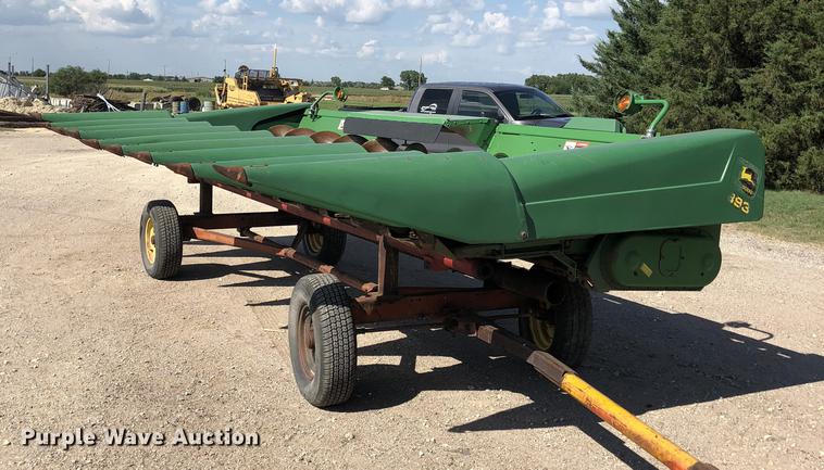 image for item DE2954 1998 John Deere 893 corn head