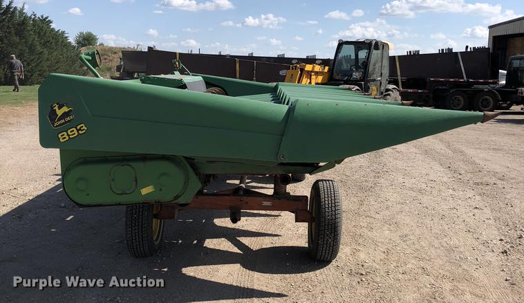 image for item DE2954 1998 John Deere 893 corn head