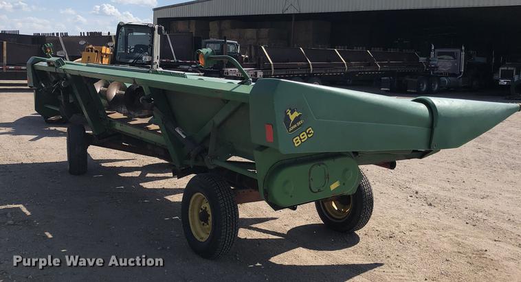 image for item DE2954 1998 John Deere 893 corn head