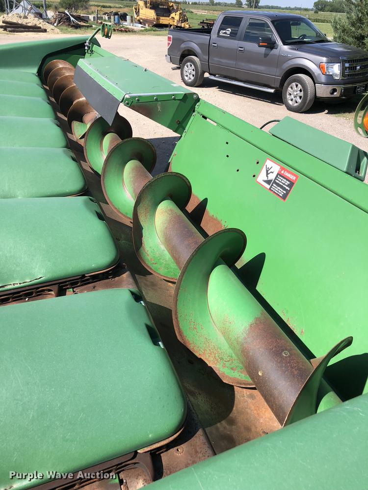 image for item DE2954 1998 John Deere 893 corn head