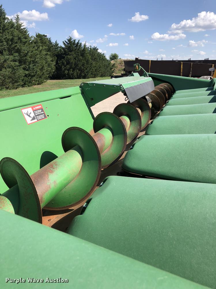 image for item DE2954 1998 John Deere 893 corn head