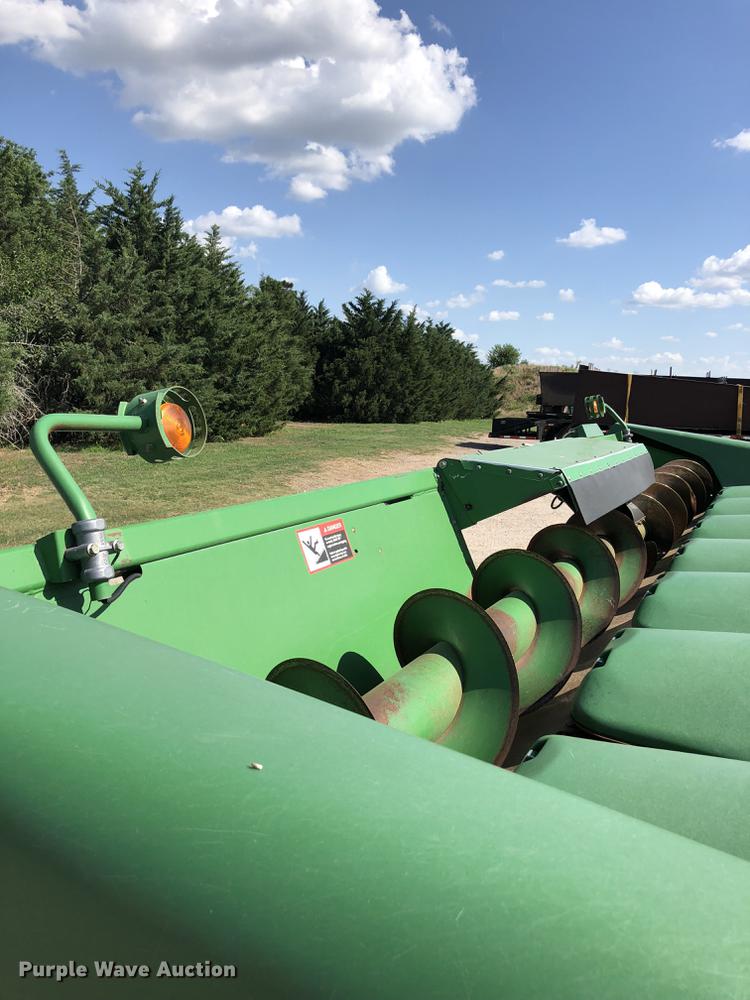 image for item DE2954 1998 John Deere 893 corn head