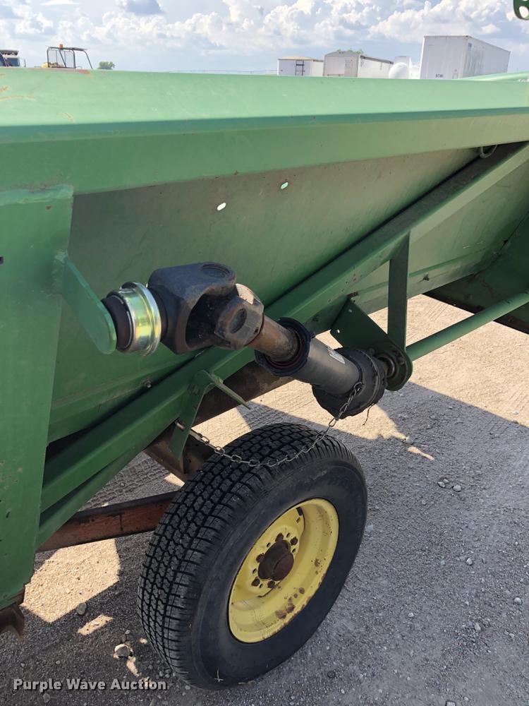 image for item DE2954 1998 John Deere 893 corn head