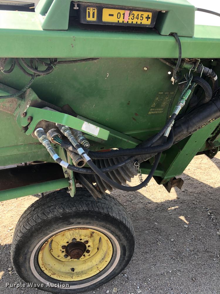 image for item DE2954 1998 John Deere 893 corn head