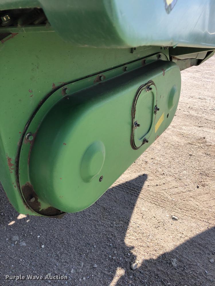 image for item DE2954 1998 John Deere 893 corn head