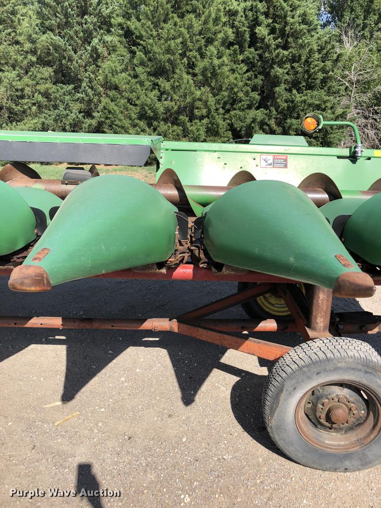 image for item DE2954 1998 John Deere 893 corn head