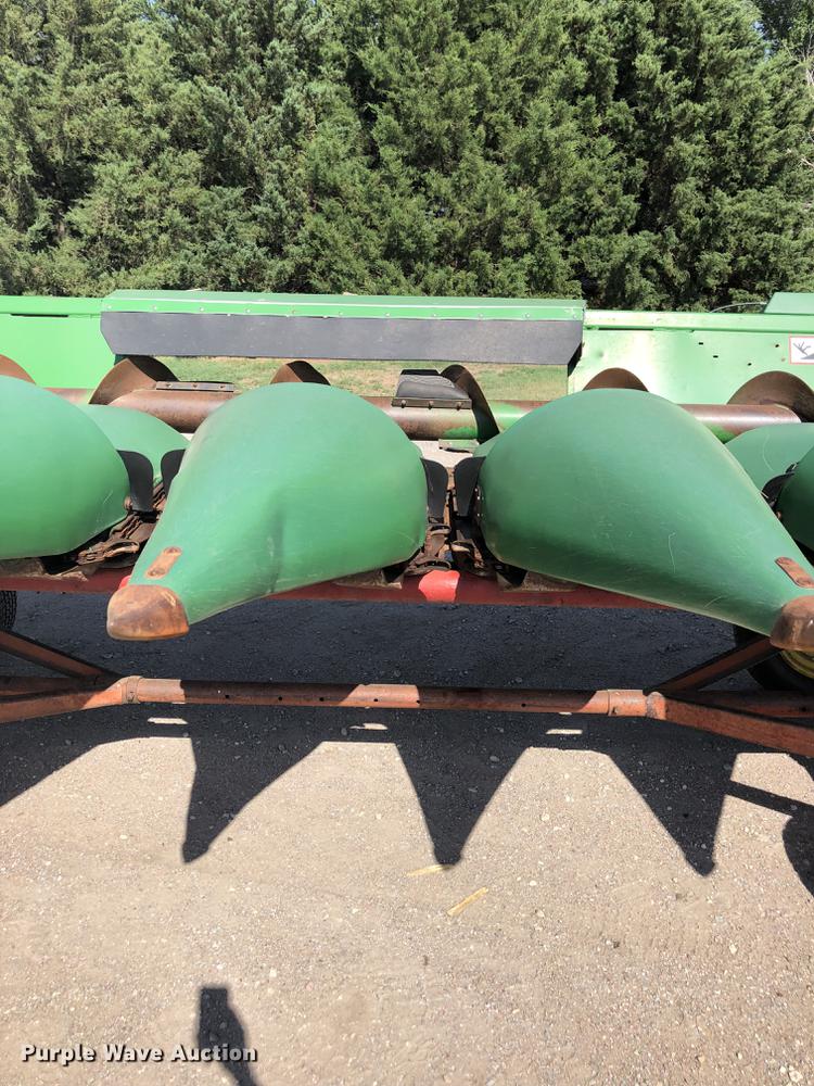 image for item DE2954 1998 John Deere 893 corn head