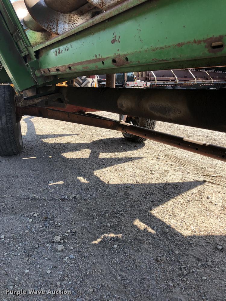 image for item DE2954 1998 John Deere 893 corn head