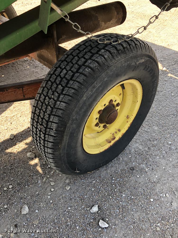 image for item DE2954 1998 John Deere 893 corn head