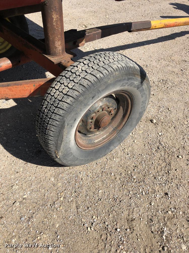 image for item DE2954 1998 John Deere 893 corn head