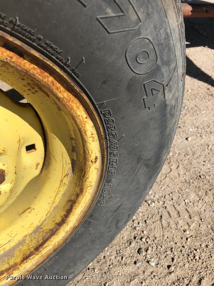 image for item DE2954 1998 John Deere 893 corn head