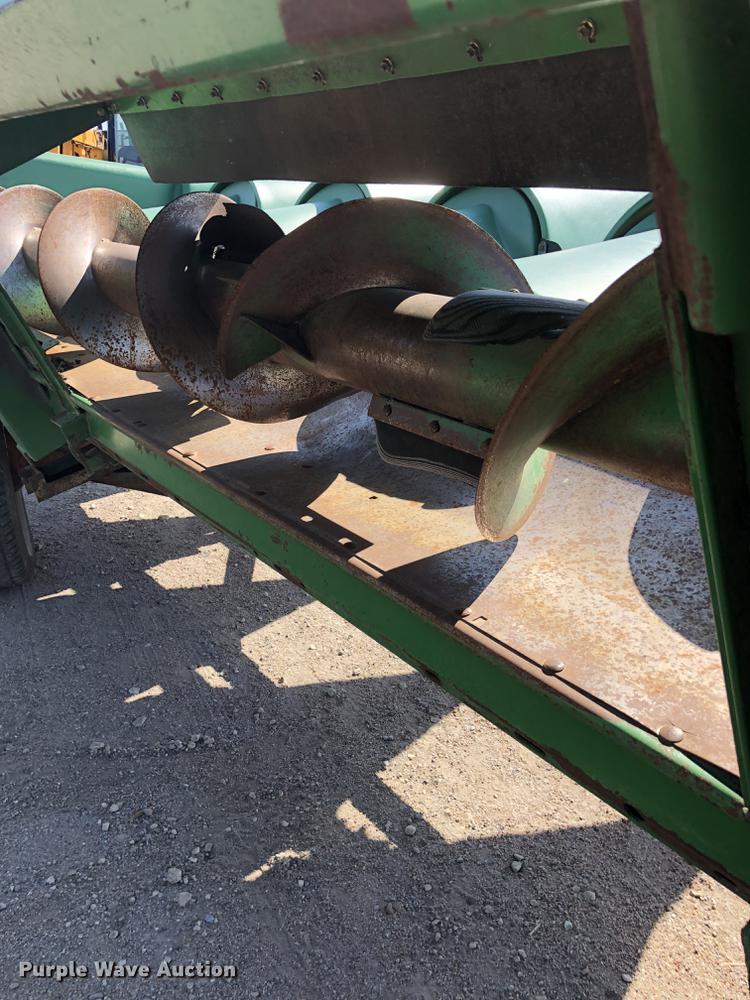 image for item DE2954 1998 John Deere 893 corn head