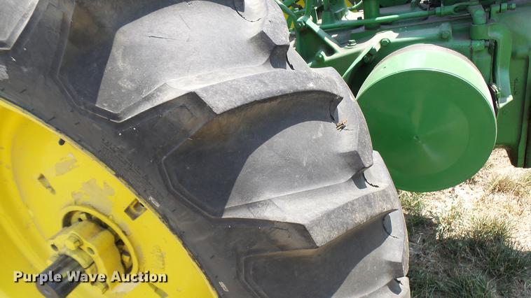 image for item DP9502 John Deere G tractor