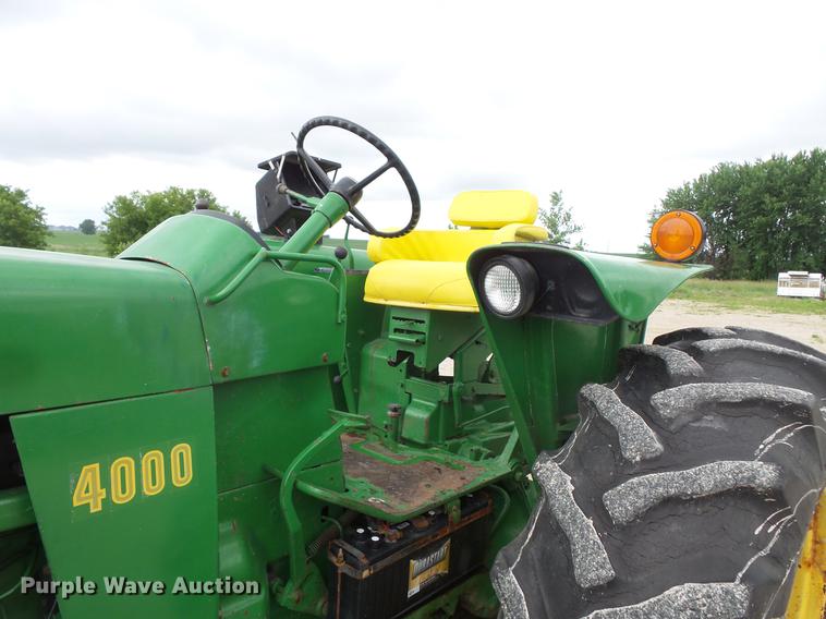 image for item DV9349 John Deere 4000 tractor