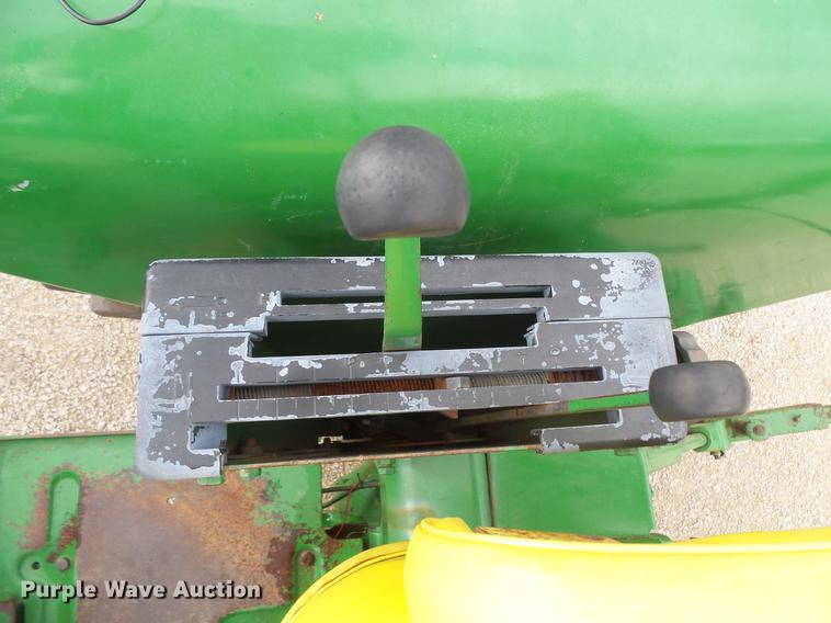 image for item DV9349 John Deere 4000 tractor
