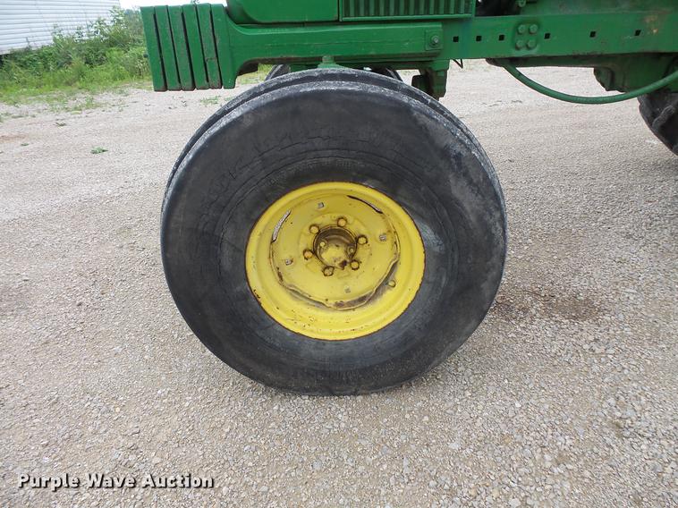 image for item DV9349 John Deere 4000 tractor