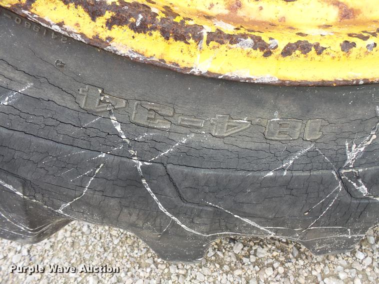 image for item DV9349 John Deere 4000 tractor