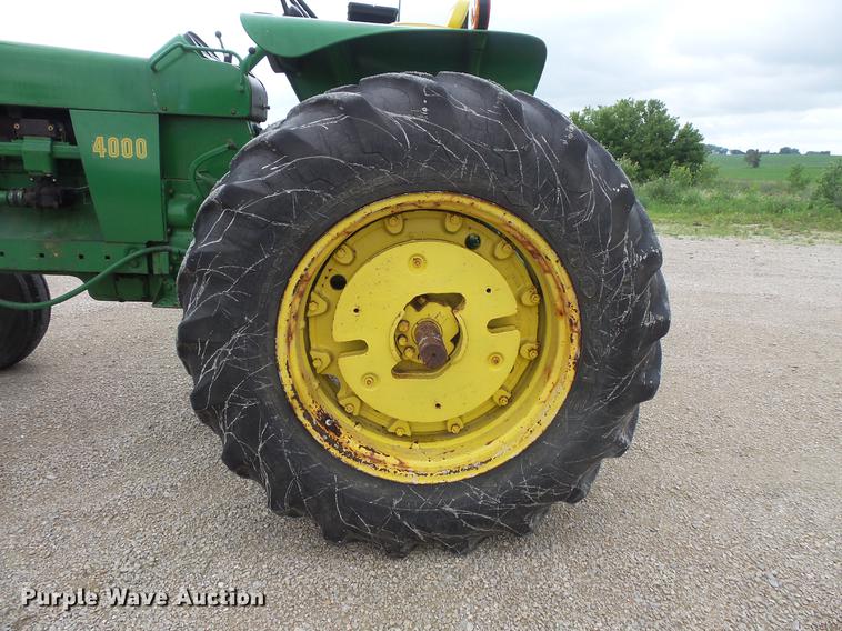 image for item DV9349 John Deere 4000 tractor