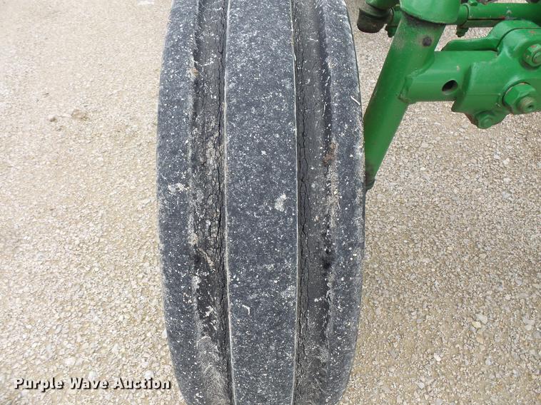 image for item DV9349 John Deere 4000 tractor