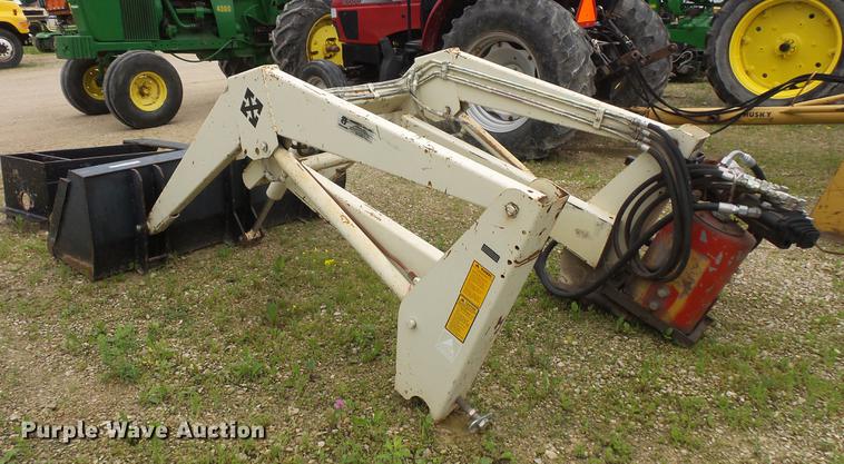 image for item DV9352 AGCO 2 loader