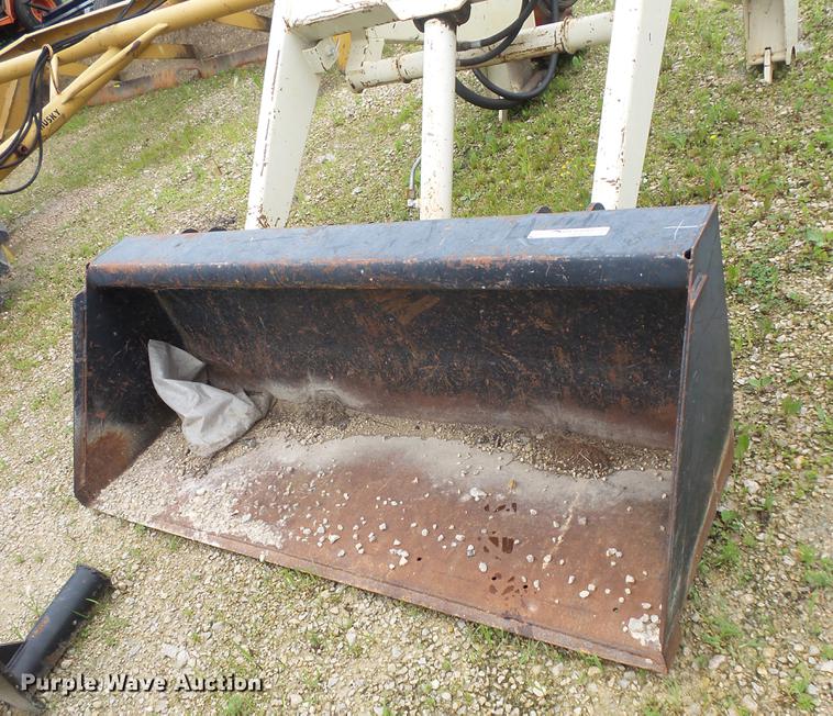 image for item DV9352 AGCO 2 loader