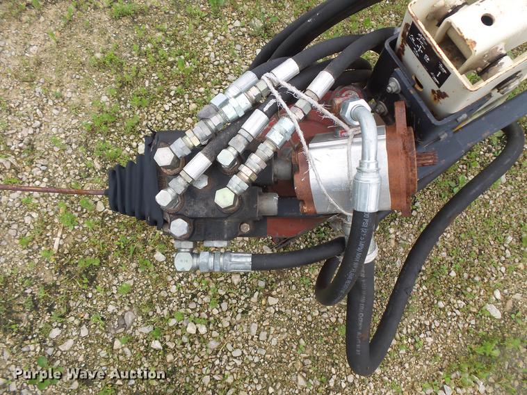 image for item DV9352 AGCO 2 loader