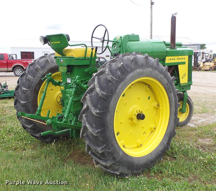 image for item DV9363 John Deere 620 tractor
