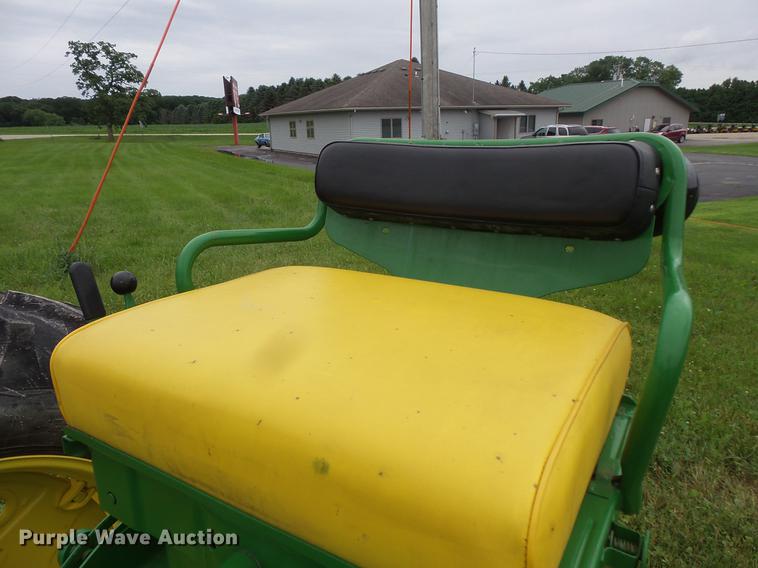 image for item DV9363 John Deere 620 tractor