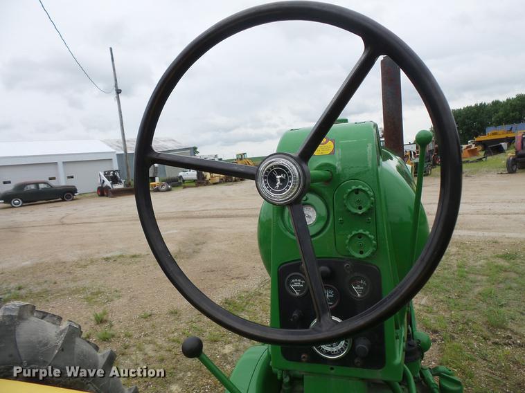 image for item DV9363 John Deere 620 tractor