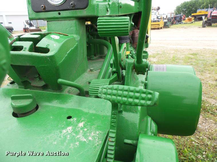 image for item DV9363 John Deere 620 tractor