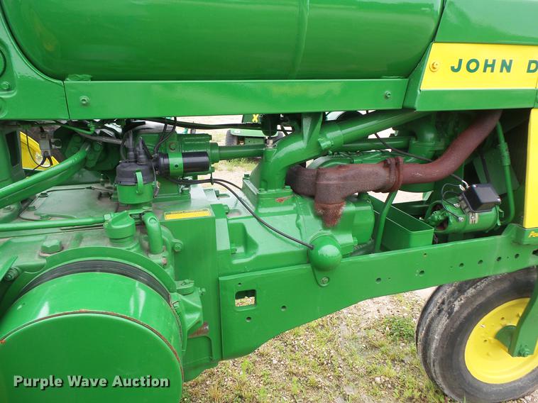 image for item DV9363 John Deere 620 tractor