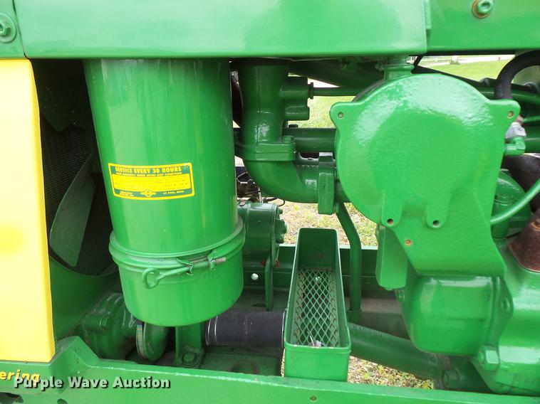 image for item DV9363 John Deere 620 tractor